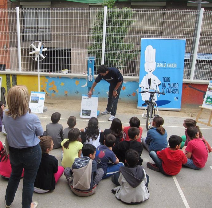 Archivo - Alumnos del programa 'Endesa Educa'