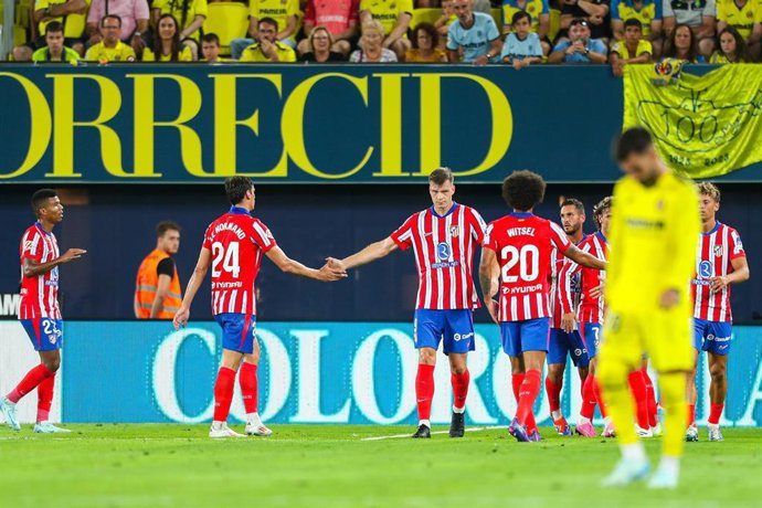 Archivo - El delantero del Atlético de Madrid, Alexander Sorloth celebra su gol en el Estadio de La Cerámica.