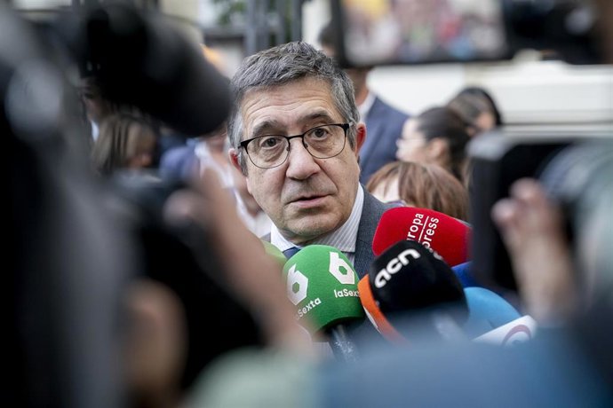 Archivo - El portavoz del Grupo Parlamentario Socialista, Patxi López, en imagen de archivo.