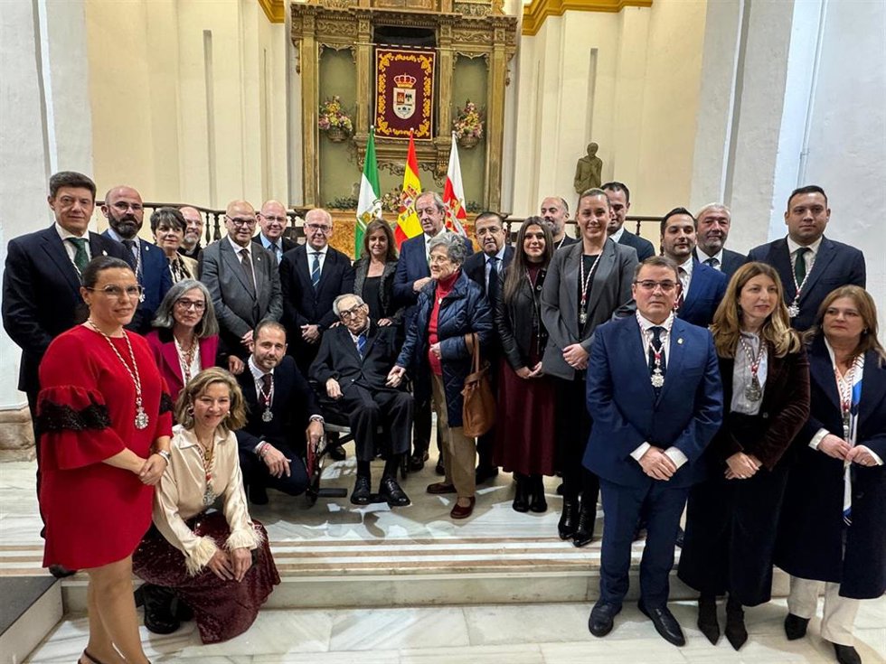 La consejera de Sostenibilidad y Medio Ambiente de la Junta de Andalucía, Catalina García, en el acto de entrega del Título de Hijo Predilecto a Eduardo Criado García.