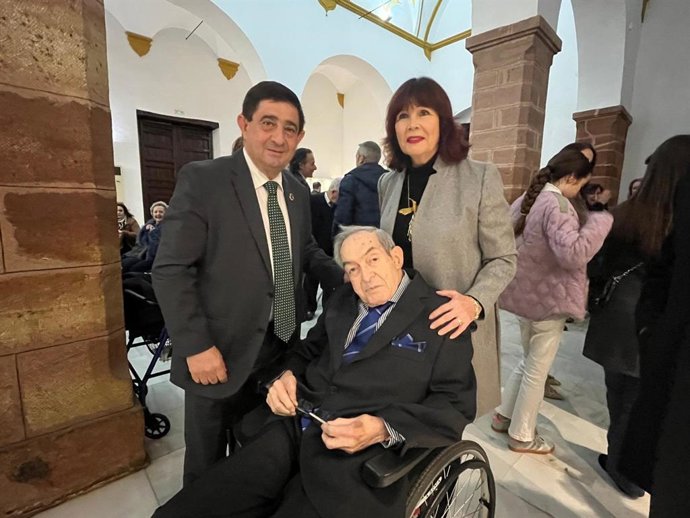 El presidente de la Diputación Provincial de Jaén, Paco Reyes, junto al presidente de la Cámara de Comercio, Industria y Servicios de Andújar, Eduardo Criado.