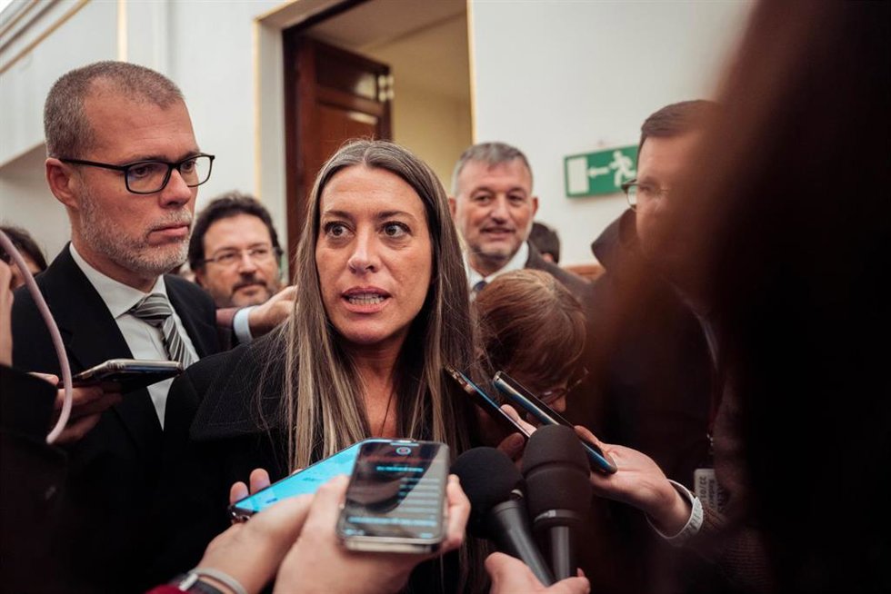 Archivo - La portavoz de Junts en el Congreso, Míriam Nogueras, ofrece declaraciones a los medios a su salida de una sesión plenaria extraordinaria, en el Congreso de los Diputados, a 22 de enero de 2025