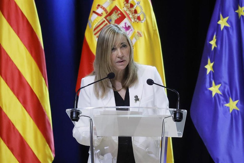 La presidenta del Consejo General del Poder Judicial (CGPJ), Isabel Perelló, interviene acto de entrega de despachos de la 73 promoción de la Carrera Judicial, en el Auditorio Da Vinci, a 23 de enero de 2025, en Barcelona, Catalunya (España). 