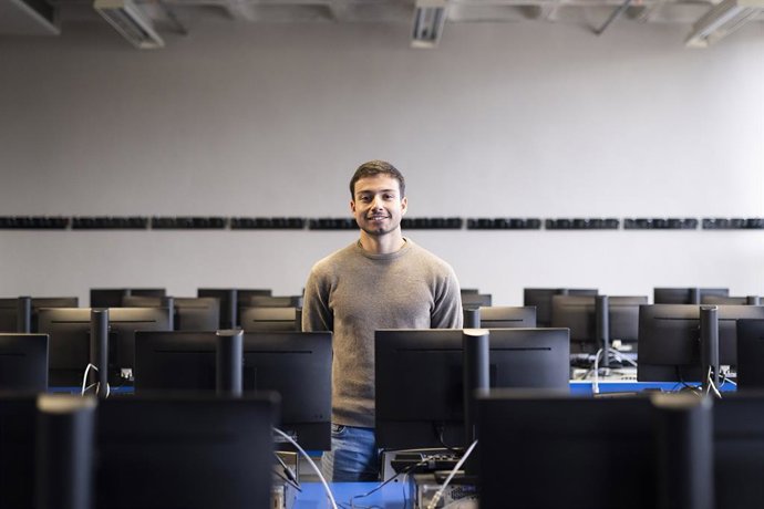 Archivo - Uso del aprendizaje profundo para mejorar la resolución y el análisis de las imágenes satelitales ha centrado la investigación doctoral que el ingeniero Christian Ayala Lauroba ha defendido en la Universidad Pública de Navarra.