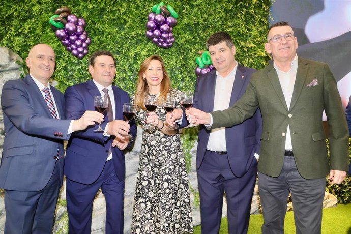 La alcaldesa de Zaragoza, Natalia Chueca, en Fitur.