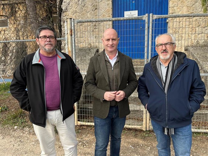 El diputado de Servicios Municipales de la Dipuatción de Jaén, José Luis Hidalgo, visita las obras de mejora de las infraestructuras hidráulicas en Villanueva del Arzobispo.