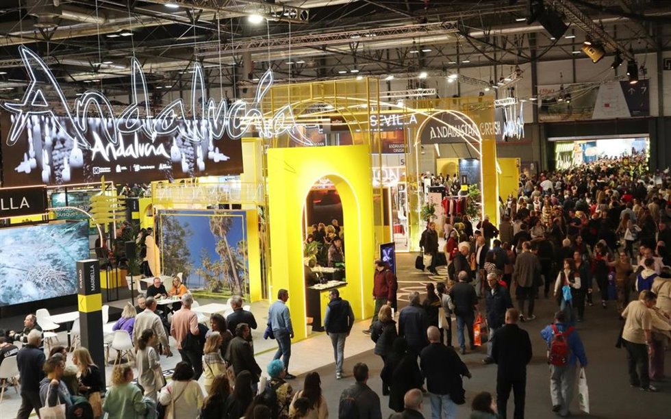 Cultura, artesanía y gastronomía protagonizan el espacio de Andalucía en Fitur para el público general.