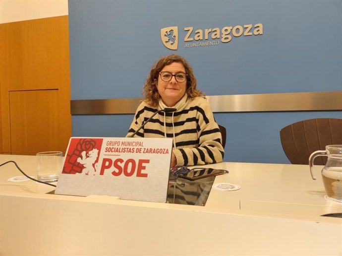 Archivo - Zaragoza.- El PSOE critica que la alcaldesa "regala a los zaragozanos por Navidad un tarifazo del agua y la basura"