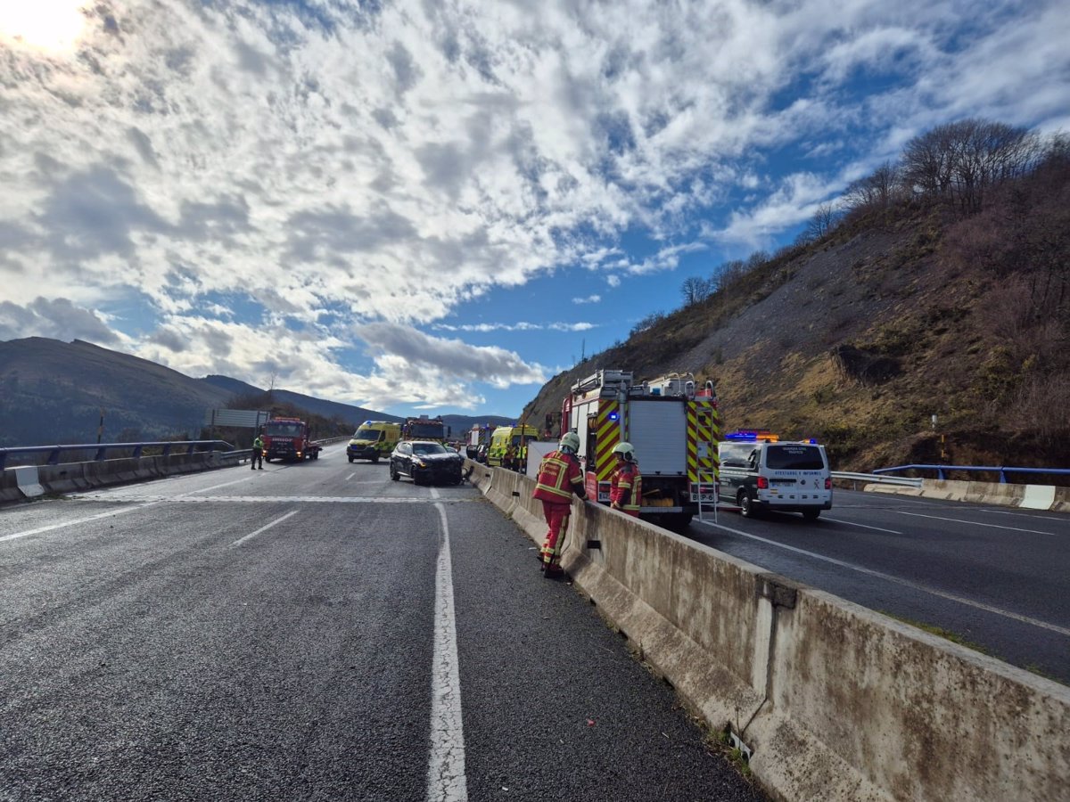 Una fallecida y siete heridos, uno grave, en un accidente múltiple en la A-67