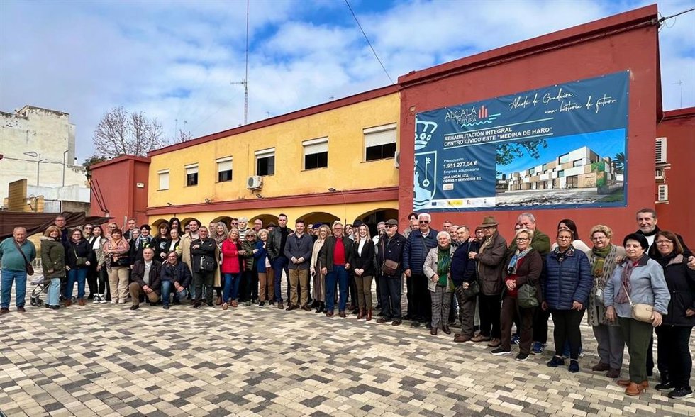 Imagen de la presentación del  proyecto e inicio de las obras de rehabilitación integral del Centro Cívico Medina de Haro en Alcalá mde Guadaíra (Sevilla).
