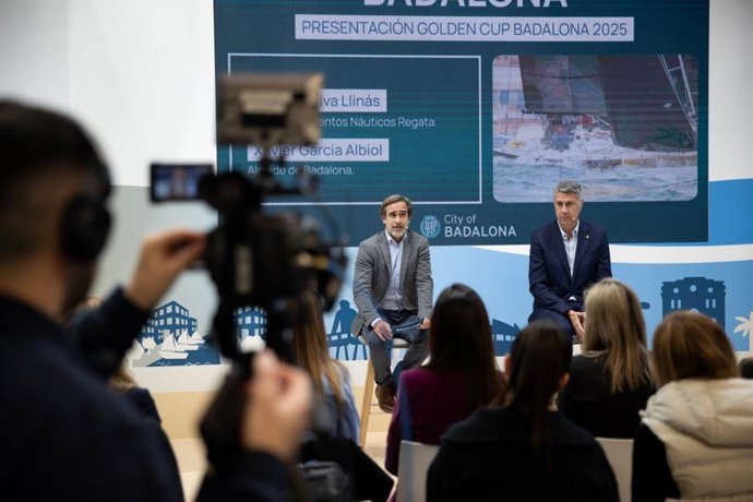 El alcalde de Badalona,  Xavier García Albiol, en Fitur 2025 de Madrid