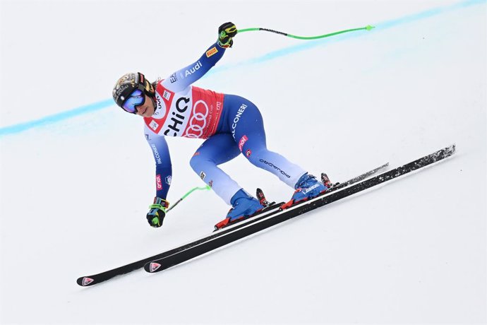 25 January 2025, Bavaria, Garmisch-Partenkirchen: Italian alpine ski racer Federica Brignone crosses the finish line of the women's downhill of the FIS Alpine Ski World Cup in Garmisch-Partenkirchen. Photo: Angelika Warmuth/dpa