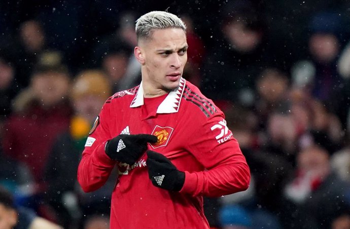 Archivo - 09 March 2023, United Kingdom, Manchester: Manchester United's Antony celebrates scoring his side's second goal during the UEFA Europa League round of 16 first leg soccer match between Manchester United and Real Betis at Old Trafford. Photo: Tim