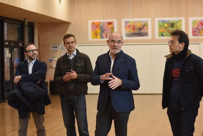 El conseller de Unión Europea y Acción Exterior, Jaume Duch, durante la visita en la Escola Catalana de Londres (Reino Unido)