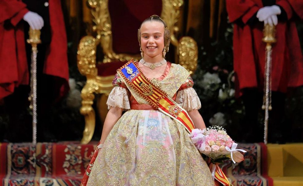 La fallera mayor infantil de Valncia de 2025, Lucía García, durante el acto de su exaltación
