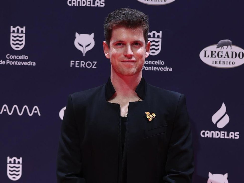 El actor Miguel Bernardeau posa en la alfombra roja de los Premios Feroz 2025, en el Pazo da Cultura, a 25 de enero de 2025, en Pontevedra, Galicia (España).