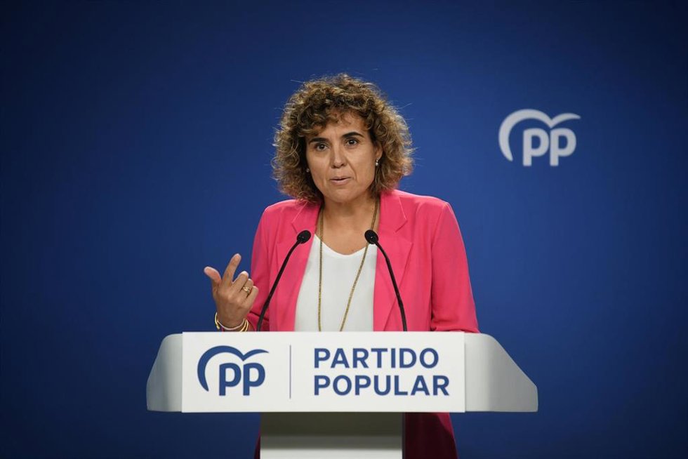 Archivo - La portavoz del PP en el Parlamento Europeo, Dolors Montserrat, ofrece una rueda de prensa, en la sede del PP, a 5 de agosto de 2024, en Madrid (España). Durante la comparecencia, la portavoz del Partido Popular en el Parlamento Europeo, ha pe
