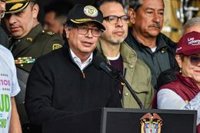 EEUU suspende la emisión de visados en Colombia en represalia al rechazo de Petro a vuelos de inmigrantes