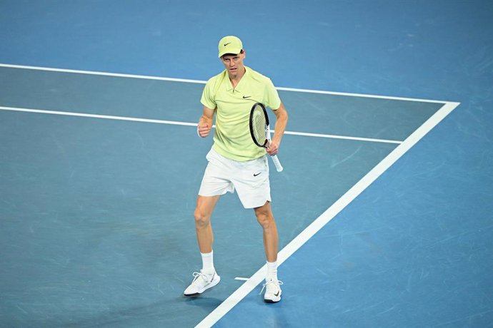 24 January 2025, Australia, Melbourne: Italian tennis player Jannik Sinner reacts during the Men's Singles Semifinals match against US tennis player Ben Shelton on day 13 of the 2025 Australian Open at Rod Laver Arena. Photo: James Ross/AAP/dpa