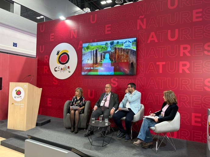 Archivo - Acto en Fitur en el que se presentan las rutas del Canal de Castilla y Cluny Ibérica, que se integran en la Red de Rutas Culturales de España