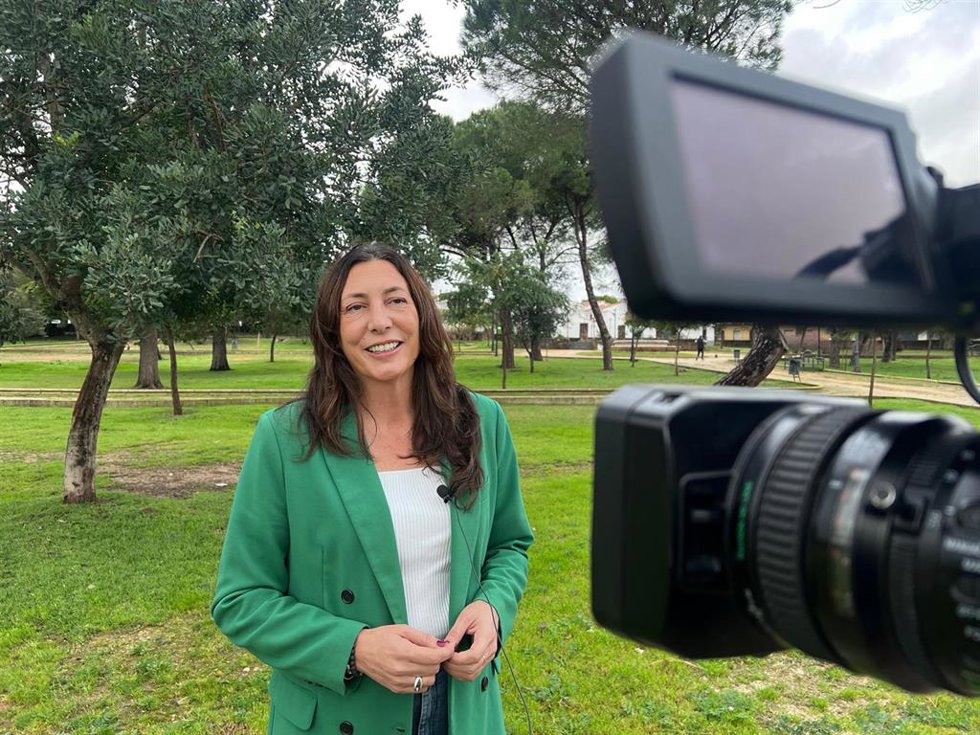 La consejera de Inclusión Social, Juventud, Familias e Igualdad, Loles López, este domingo en Valverde del Camino (Huelva).