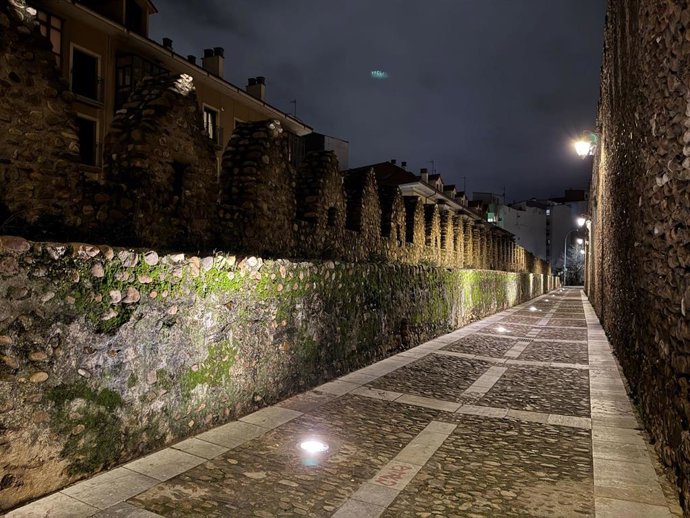 Iluminación de las Cercas Medievales en León