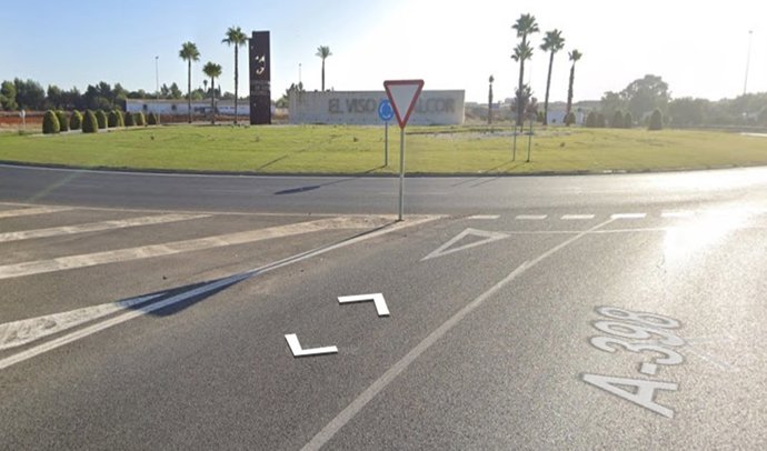 Imagen de la rotonda de la vía A-398, en El Viso del Alcor (Sevilla).