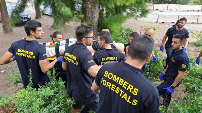 Un total de 16 nuevos bomberos forestales reciben un curso de iniciación de extinción de incendios y otras emergencias