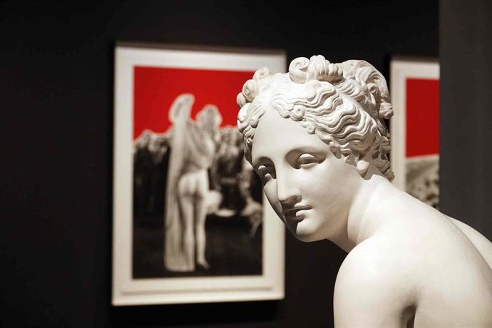 Esta exposición reúne una selección de obras derivadas de la investigación que Elo Vega viene desarrollando en torno a la diversidad, y la recurrencia, de determinadas inflexiones y dinámicas intertextuales en la representación del cuerpo femenino