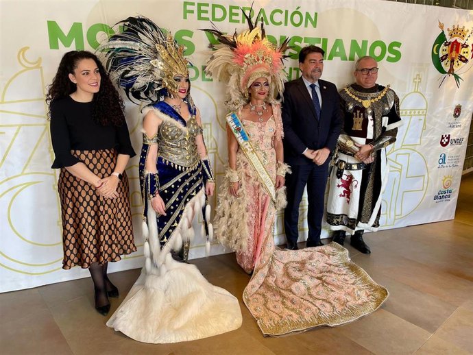 Barcala respalda a Marina Hernández como abanderada 2025 de la Federación de Moros y Cristianos