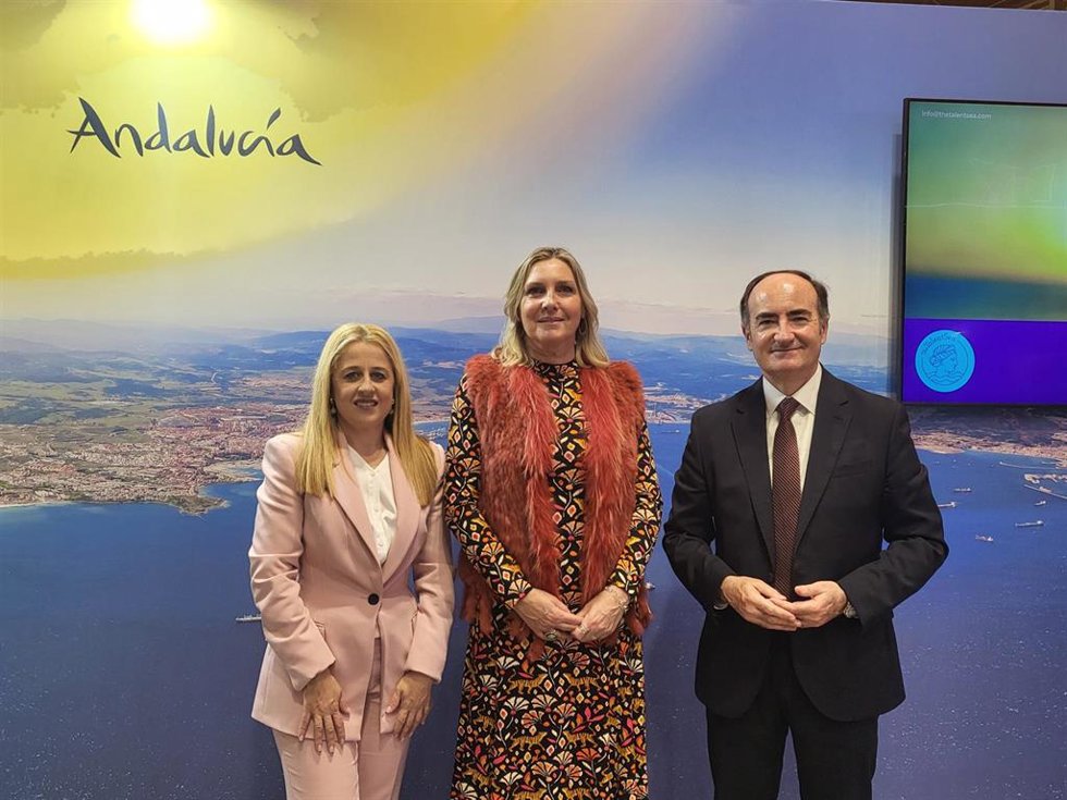 Reunión entre ambas instituciones en Fitur.