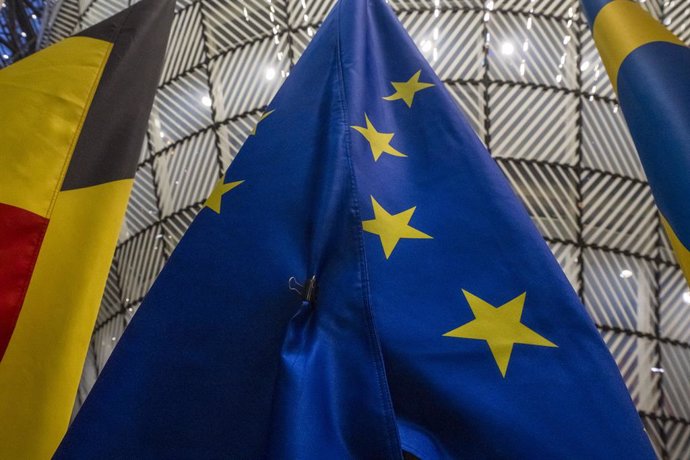 Archivo - December 9, 2024, Brussels, Bxl, Belgium: A close-up view of the European Union flag displayed inside the Europa building during the EU Agriculture and Fisheries Council meeting in Brussels, Belgium on 09/12/2024 Discussions include post-2027 ag