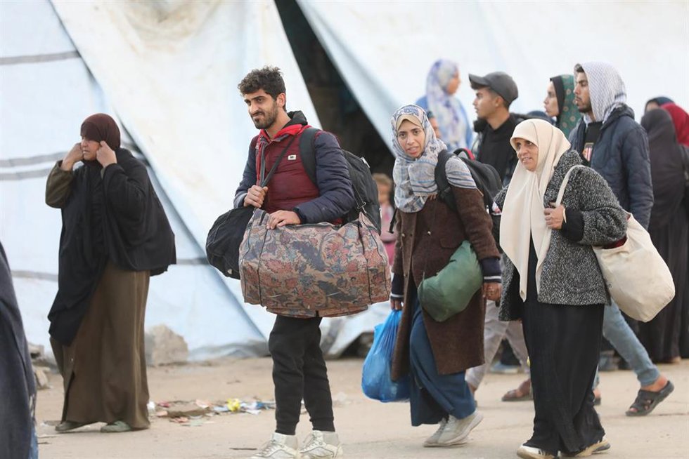 Desplazados en Nuseirat, en la Franja de Gaza