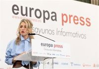 Yolanda Díaz defiende dialogar con Puigdemont y resalta que corresponde a Sánchez decidir "cuándo y cómo" hacerlo