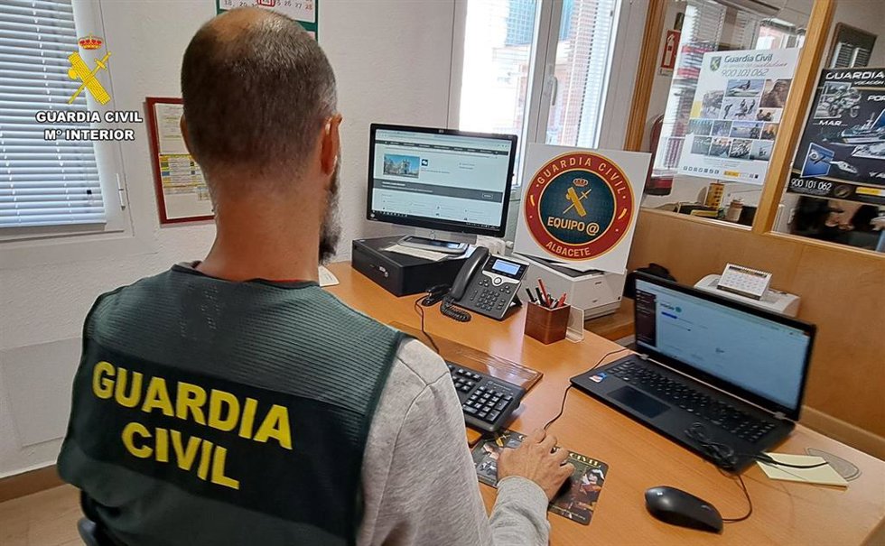 Archivo - Agente de la Guardia Civil.