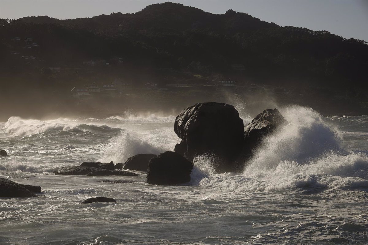 AEMET alerta:  Herminia  se va pero un nuevo temporal llegará el miércoles y dejará fuertes vientos, olas y nieve