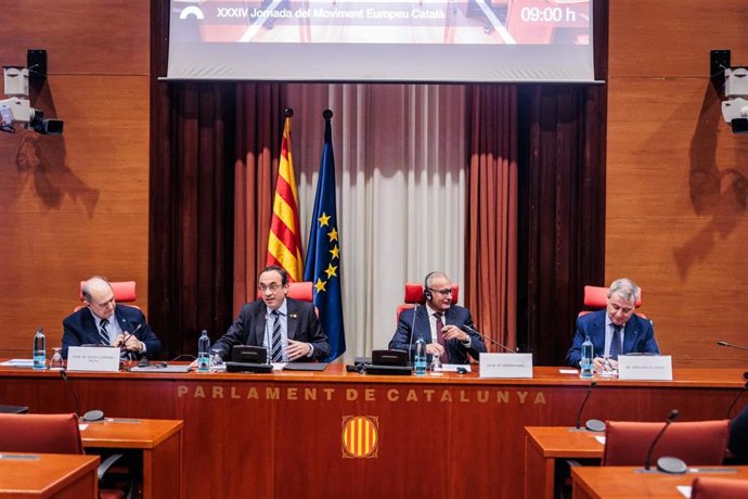 El pte. Ejecutivo del IEMed, Senén Florensa; el pte. Del Parlament, Josep Rull; el secretario gral. De la UpM, Nasser Kamel, y el pte. Del Consell Català del Moviment Europeu, Jordi Xuclà
