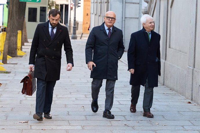 El senador del PP José Manuel Baltar arribant al Tribunal Suprem