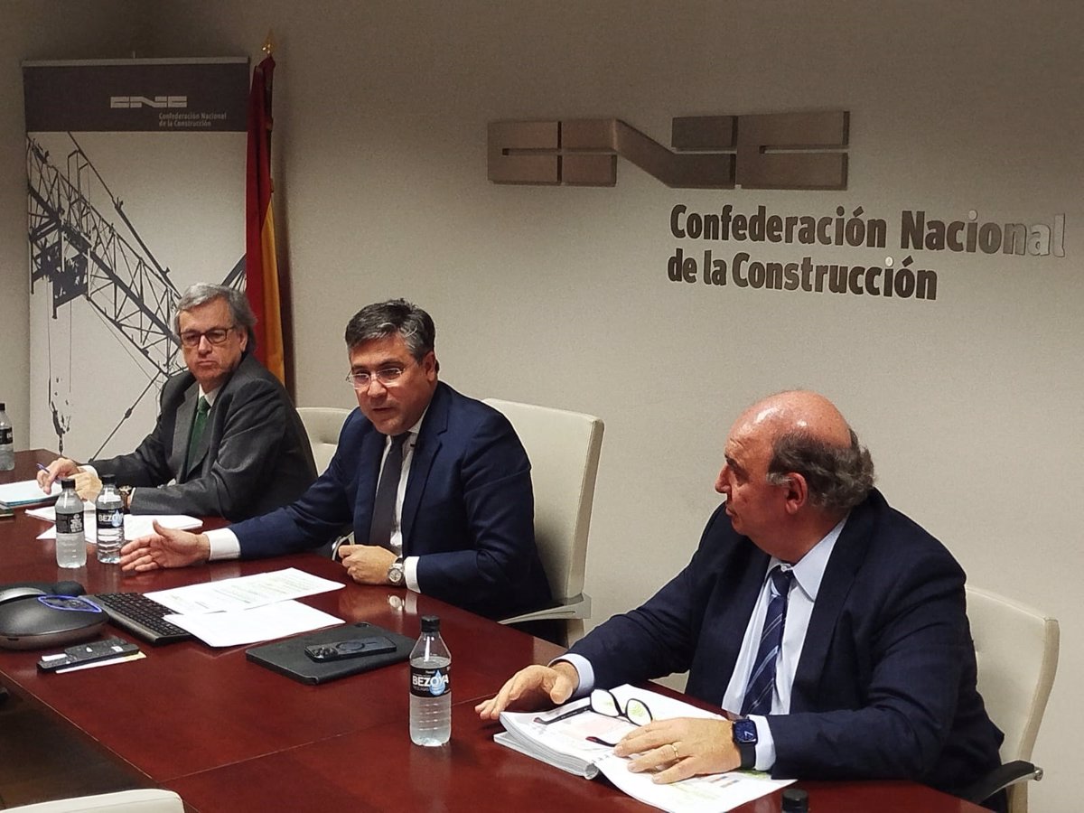 La patronal de la construcción denuncia que la Administración ha disparado un 142% el uso de medios propios