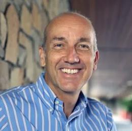 Archivo - El director de Operaciones de Telefónica y consejero delegado de la nueva empresa conjunta de fibra que crearán Vodafone España y Telefónica.