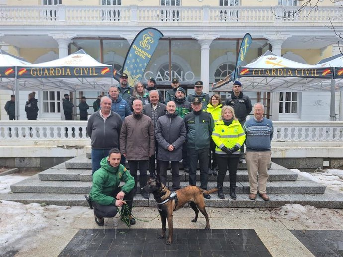 El delegado del Gobierno en Aragón, Fernando Beltrán, en la presentación del balance de rescates en montaña.
