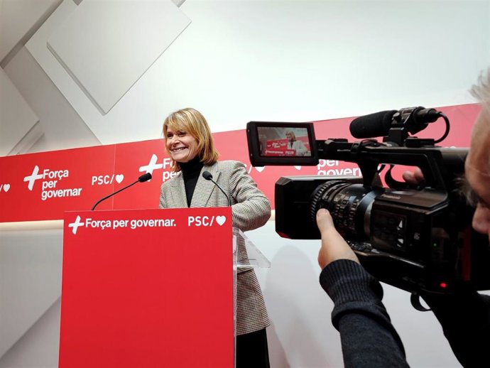 La viceprimera secretaria y portavoz del PSC, Lluïsa Moret, en una rueda de prensa en la sede del PSC, a 27 de enero de 2025, en Barcelona (Catalunya)