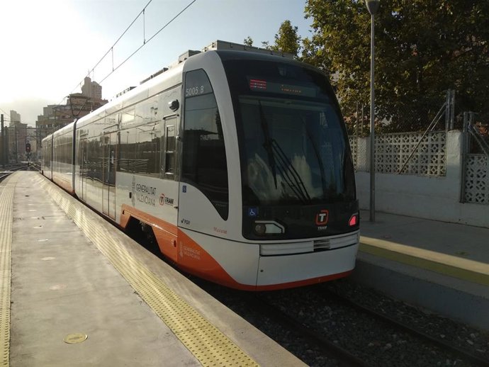TRAM d'Alacant ofrece autobús entre el Hospital de la Vila y Benidorm y recupera conexión directa hasta Dénia.