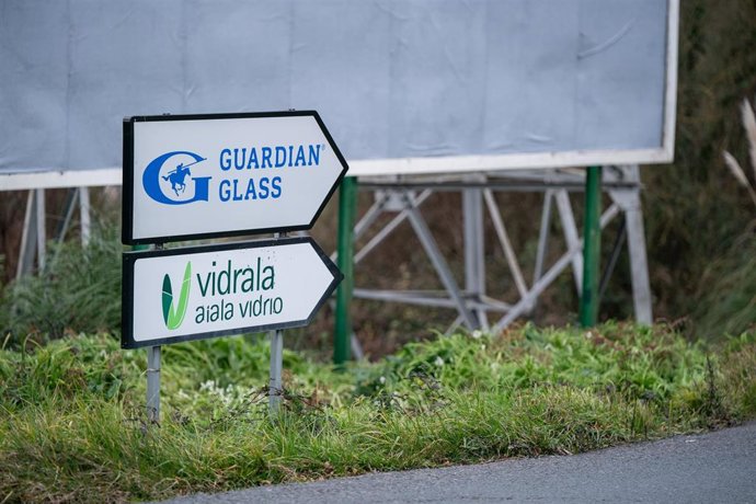 Señales indicativas de la fábrica de la multinacional Guardian en Laudio-Llodio