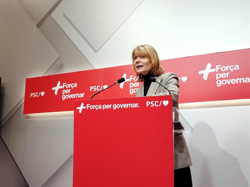 La viceprimera secretaria y portavoz del PSC, Llusa Moret, en una rueda de prensa desde la sede del PSC, a 27 de enero de 2025, en Barcelona (Catalunya)