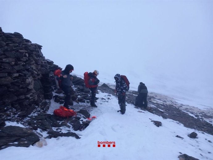 Efectius dels Bombers de la Generalitat durant el rescat