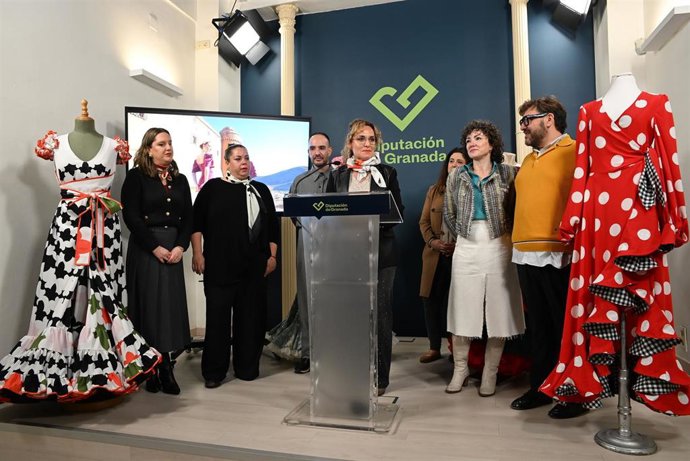 La diputada provincial de Granada Marta Nievas presenta el video con diseñadores granadinos