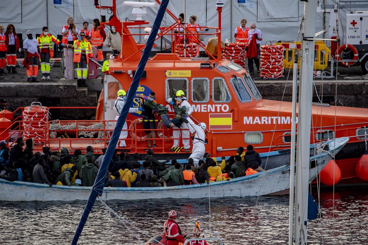 Más de 200 migrantes han llegado desde el sábado de forma irregular a Baleares y Canarias