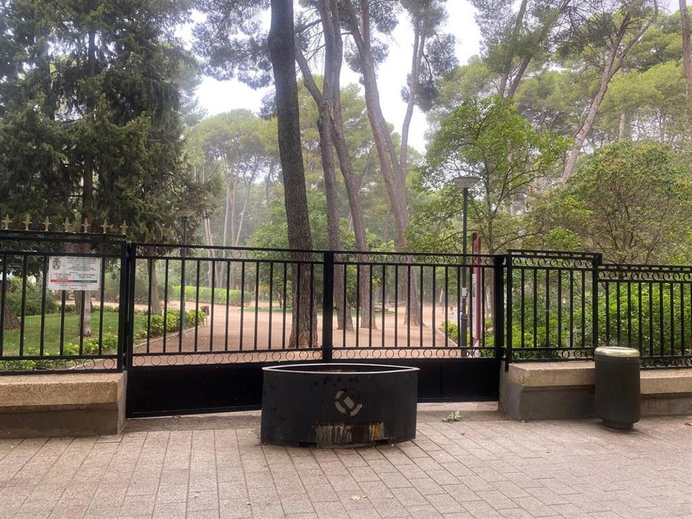 Archivo - Ayuntamiento Albacete cierra los parques por alerta amarilla por lluvias y tormentas