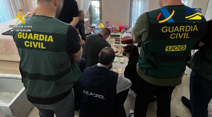Desarticulada una red de "banca clandestina" de refugiados ucranianos con 20 detenidos en España y 27 millones en criptomonedas